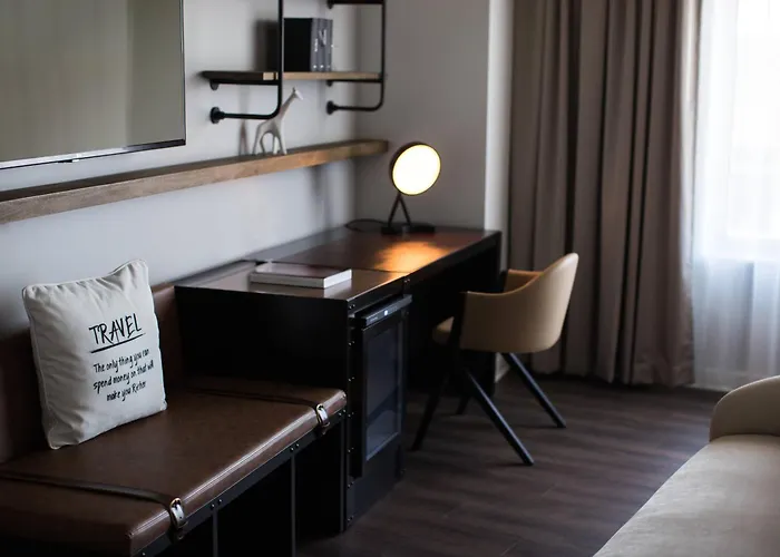 Corner King Room